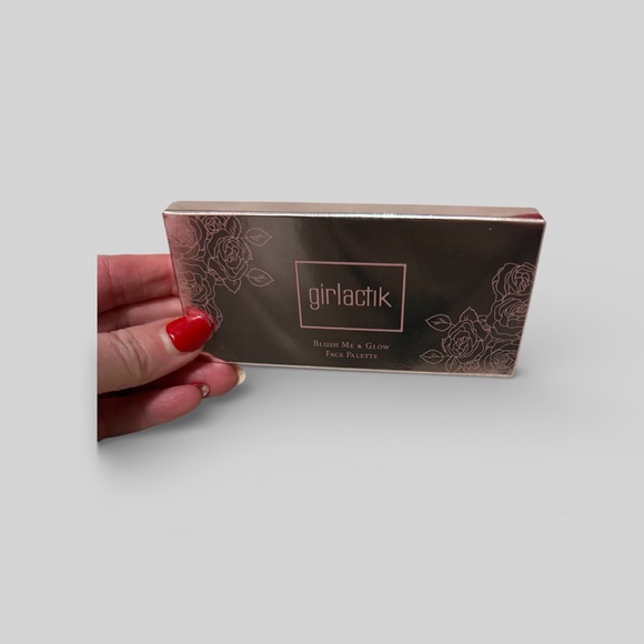 NIB! Girlactik Blush Me & Glow Face Palette! - Picture 3 of 4